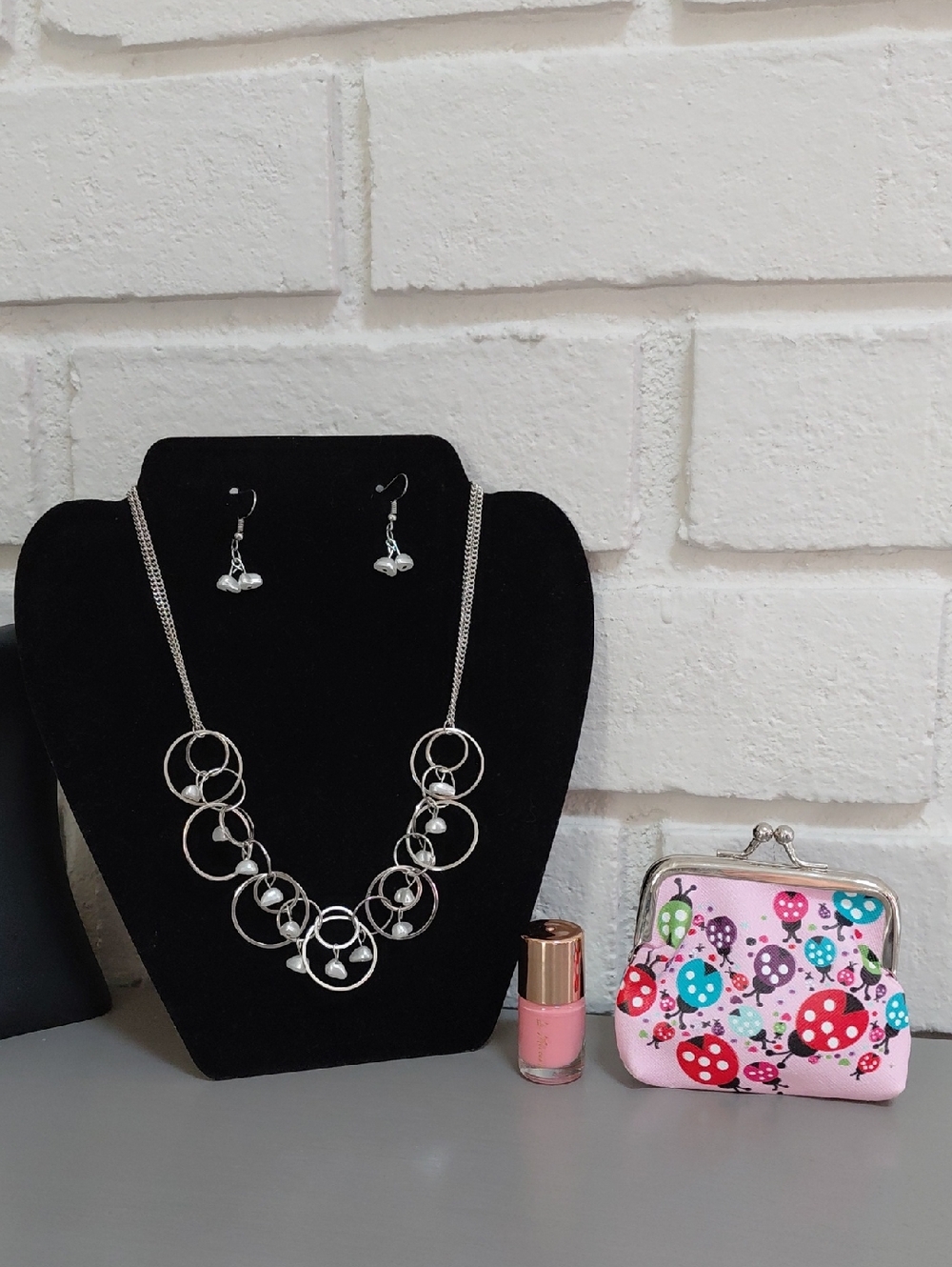 BUYERS GIVAWAY! 🎁 Necklace and Earrings Set, Ladybug Coin Bag & Pink Polish.
